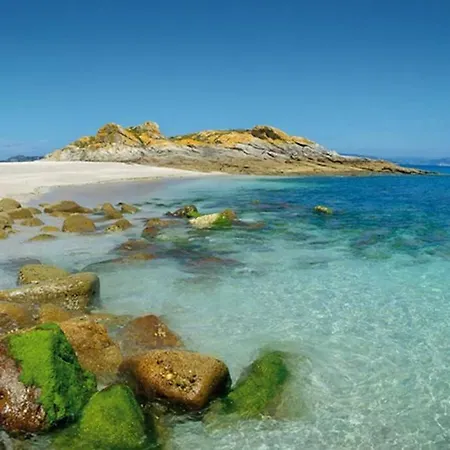 Апартаменты Primera Linea De Playa Rias Baixas, Моания